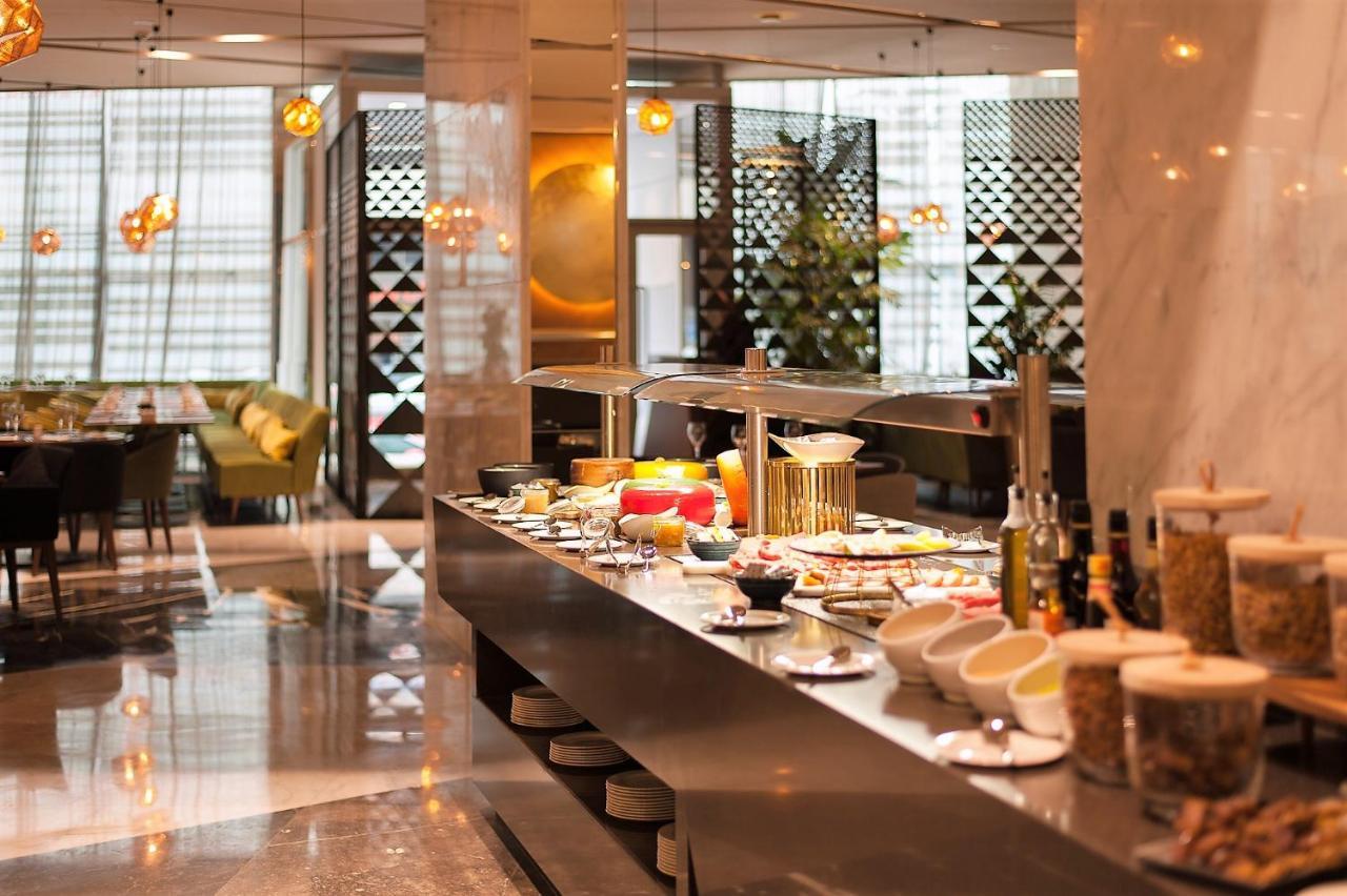 Barcelo Anfa Casablanca Hotel Luaran gambar The buffet at the lounge
