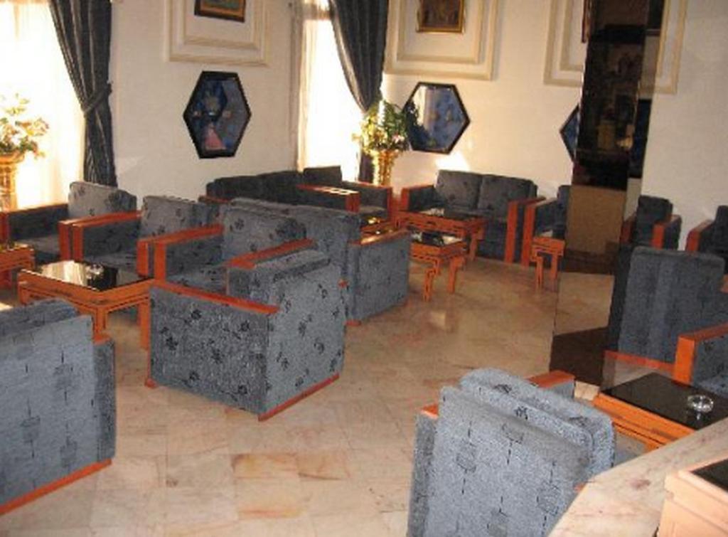 Barcelo Anfa Casablanca Hotel Luaran gambar The interior of a shisha café in Cairo