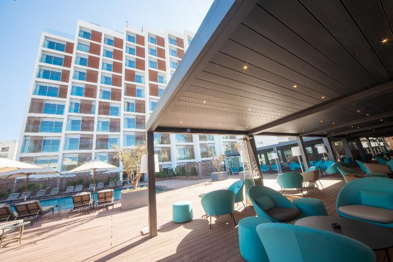 Barcelo Anfa Casablanca Hotel Luaran gambar The hotel's pool deck