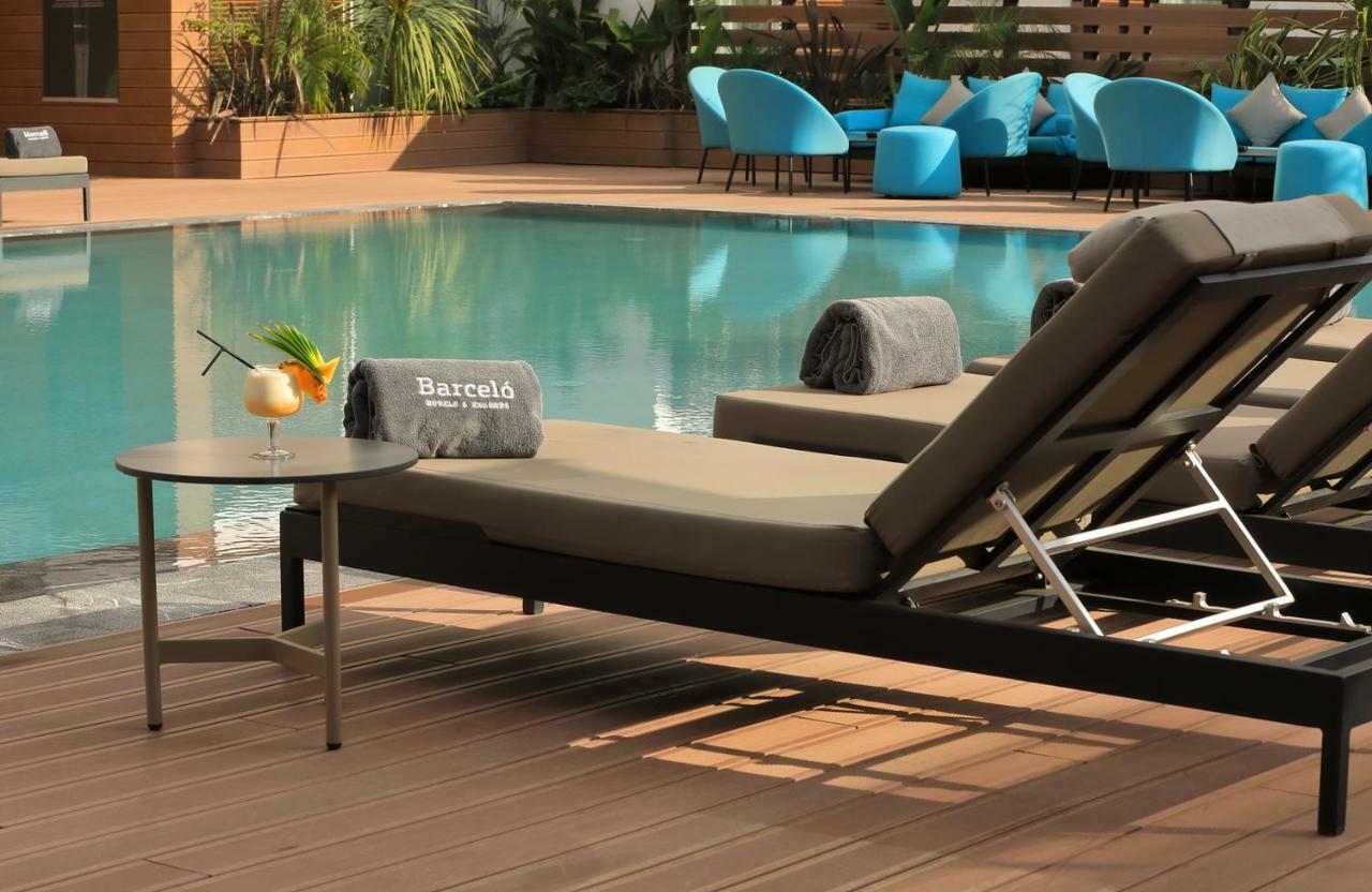 Barcelo Anfa Casablanca Hotel Luaran gambar The pool at the hotel